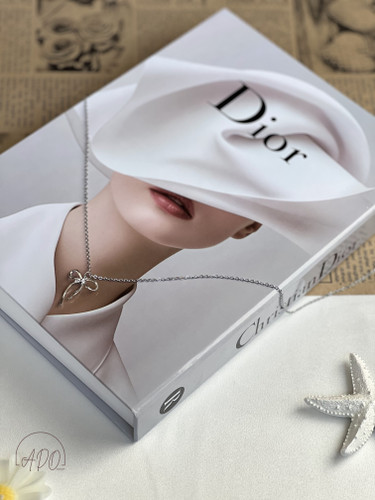 گردنبند طرح پاپییون